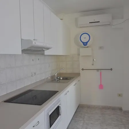 Apartment Armonia 17 *